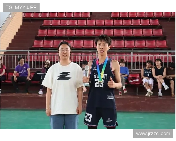 武汉篮球队的个人能力揭秘：球员成长与团队协作的完美结合