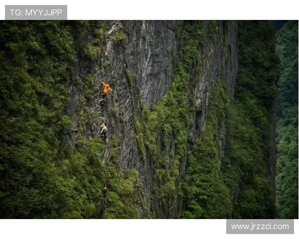 深圳攀岩队的反击之路:挑战与收获的深度解析 深圳攀岩队的反击之路:挑战与收获的深度解析