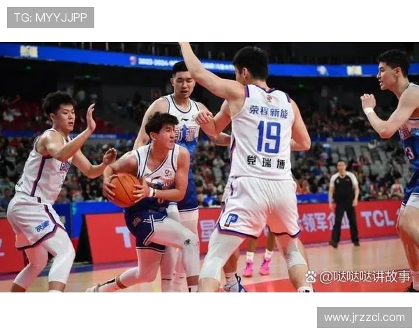 南京同曦迎战广东宏远 激烈对决见证CBA赛场精彩对抗 南京同曦迎战广东宏远 激烈对决见证CBA赛场精彩对抗