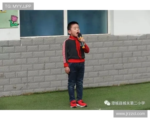 探秘足球明星成长历程与赛场传奇故事全面深度多角度呈现精彩魅力