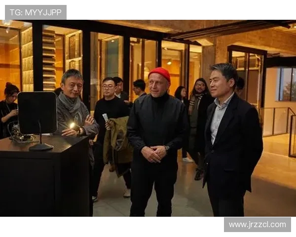 探讨现代足球俱乐部运营模式与全球化转型及未来战略趋势新动向析