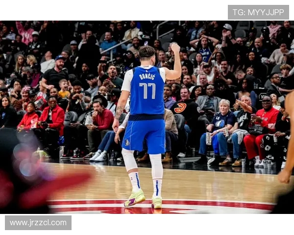 东契奇狂砍73分刷新现役得分纪录独行侠成功终结太阳队11连胜之势